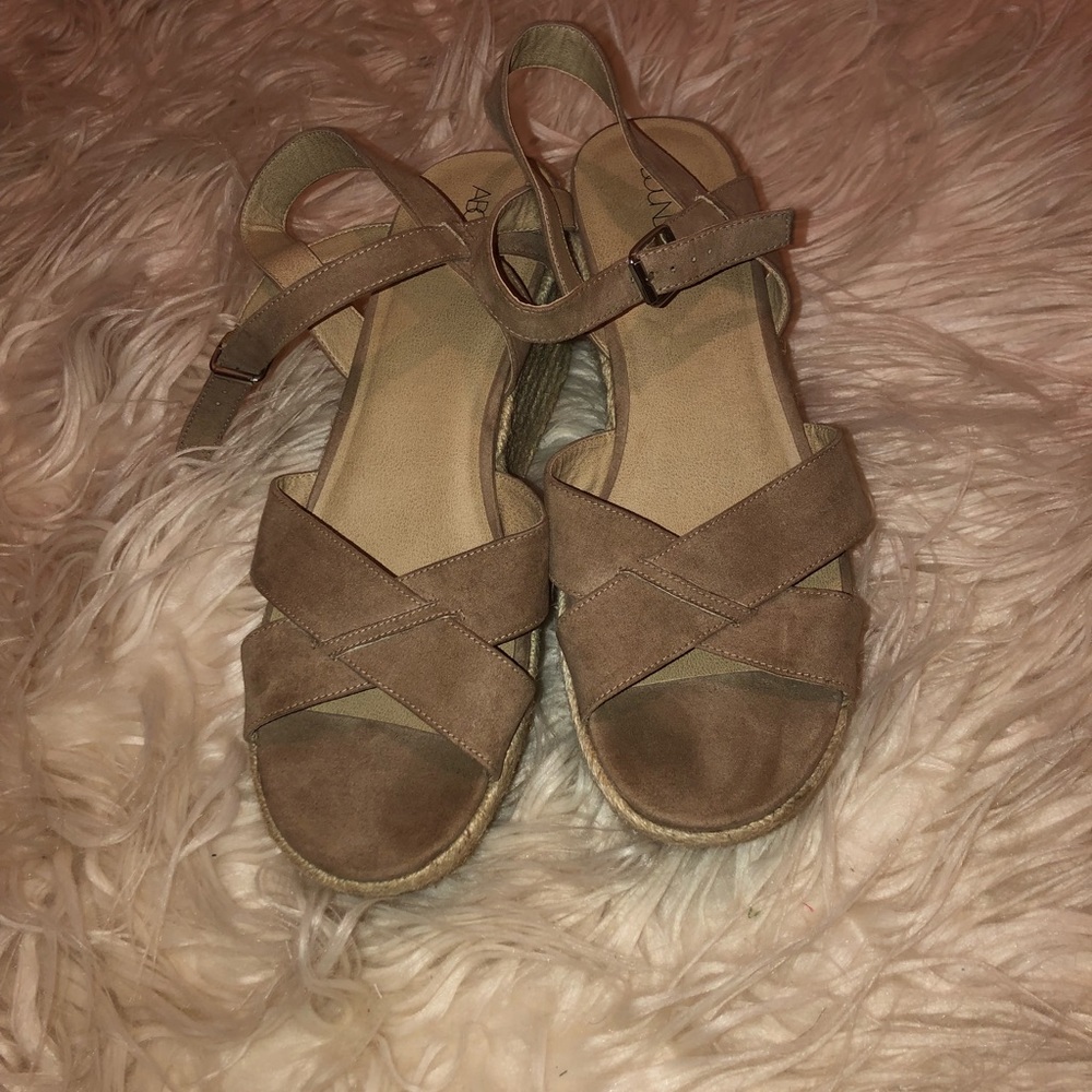 Platform wedges